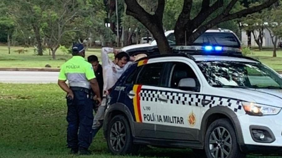 Thiago Ávila foi abordado pela Polícia Militar durante uma ocupação no DF - Reprodução / Twitter