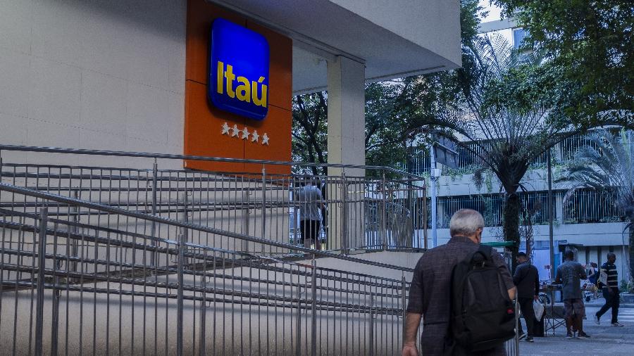 Fachada do banco Itaú, no bairro de Botafogo, no Rio de Janeiro