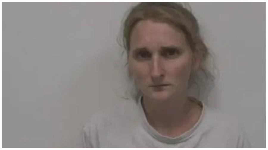 Sarah Starr foi condenada por manter o enteado dentro de uma jaula