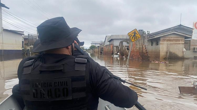 Polícia Civil faz ronda de barco em Eldorado do Sul
