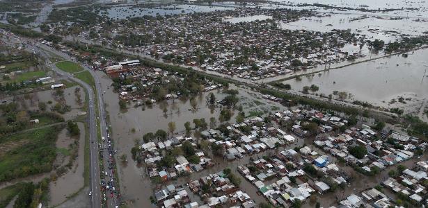 Chuvas na Argentina provocam inundações e evacuação de 3 mil pessoas