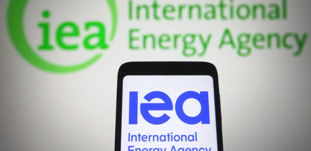 Agência de energia mundial corta previsão de avanço da oferta de petróleo