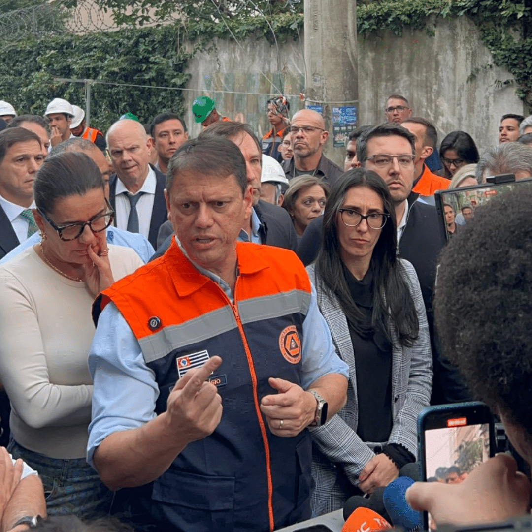 Governador Tarcísio de Freitas fala para a imprensa sobre a explosão na zona oeste de São Paulo - undefined