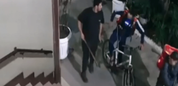 Pró-governo diz que morte de ciclista expõe o risco da segurança clandestina
