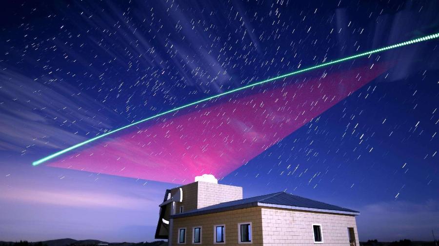 Satélite Micius (ou "Mozi" em chinês) realiza teste de distribuição de chaves quânticas em comunicação por satélite. A foto foi tirada em Nanshan, Urumqi, China, em 2017 - Divulgação/Chinese Academy of Sciences