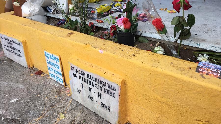 Túmulo da Menina Sem Nome, no cemitério de Santo Amaro, em Recife - Diogo Cavalcante/UOL