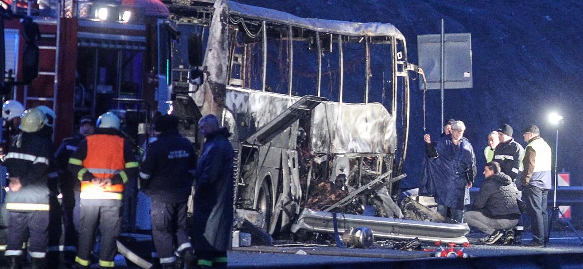Acidente de ônibus mata 46 pessoas na Bulgária - Dimitar KYOSEMARLIEV / AFP