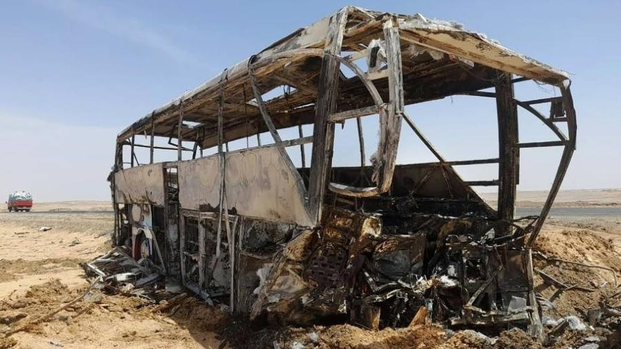 10 pessoas morreram e 14 ficaram feridas em um acidente de ônibus em Aswan, no Egito - Reprodução/AFP