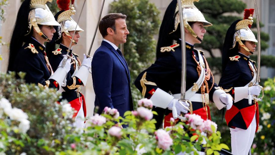 07.mai.22 - O presidente francês Macron durante sua cerimônia de posse para um segundo mandato como presidente, no Palácio do Eliseu em Paris, França - GONZALO FUENTES/REUTERS