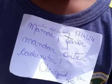 Professora grampeia bilhete em uniforme de criança de 5 anos no Rio