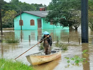 Com 4 enchentes e 100 mortes em um ano, RS sofre com ocupação perto de rios