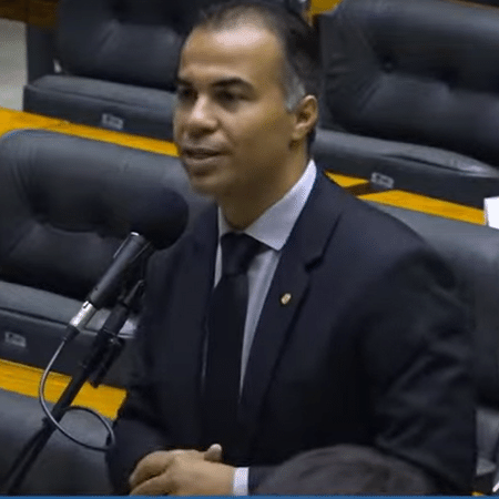 Deputado Filipe Martins em sessão da Câmara no dia 08.mai.2024