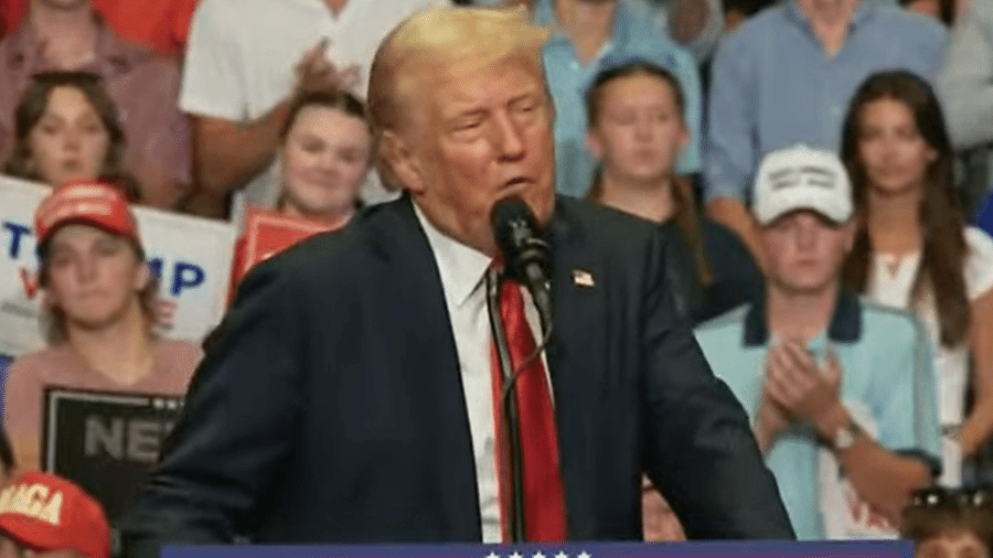  20.07.24 - Donald Trump discursa em comício em Michigan - Reprodução