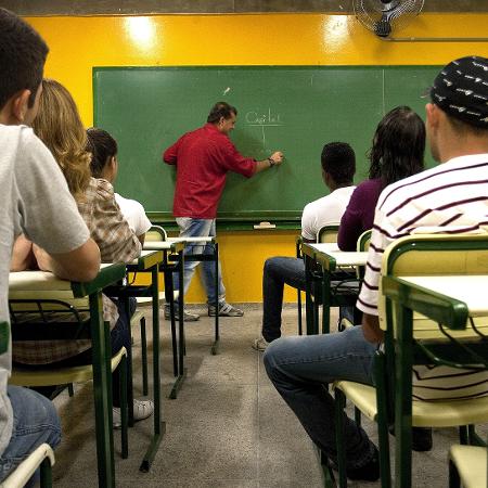 Piso será válido para a para profissionais da formação em nível médio Piso será válido para a para profissionais da formação em nível médio