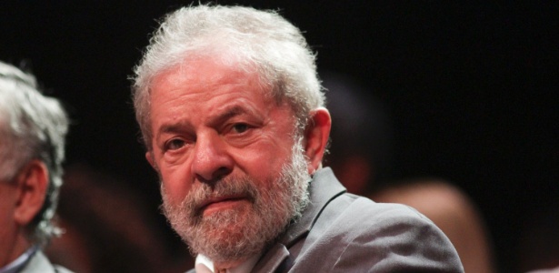 11.abr.2016 - O ex-presidente Luiz Inácio Lula da Silva participa do ato contra o impeachment - Luciano Belford / FramePhoto / Ag. O Globo