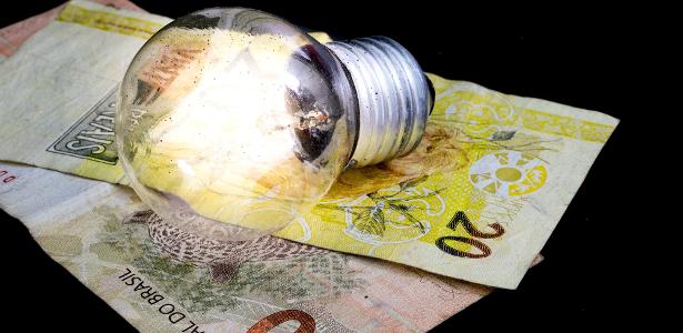Quem pode pedir Tarifa Social na conta de luz? Desconto pode chegar até 65%