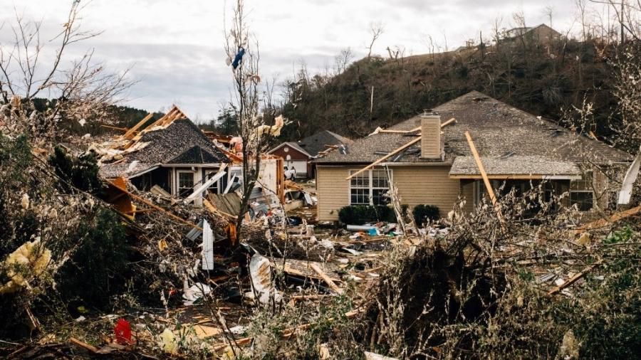 25.mar.21 - Tornado no Alabama deixa casas destruídas, cinco mortos e dezenas de feridos - Wes Frazer/Getty Images
