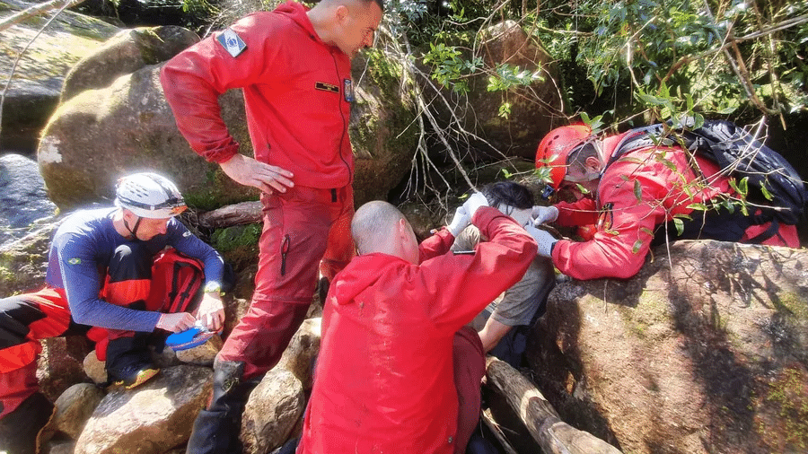 Homem de 27 anos que se perdeu durante trilha foi resgatado ontem, no Pico do Paraná, após seis dias - Divulgação/Batalhão de Polícia Militar de Operações Aéreas