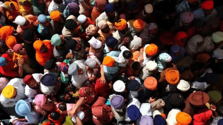 china crowd india - GETTY IMAGES - GETTY IMAGES