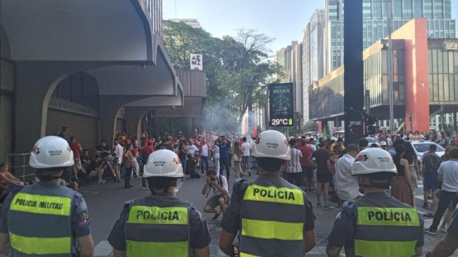 PM faz segurança na Avenida Paulista - Leonardo Martins/UOL