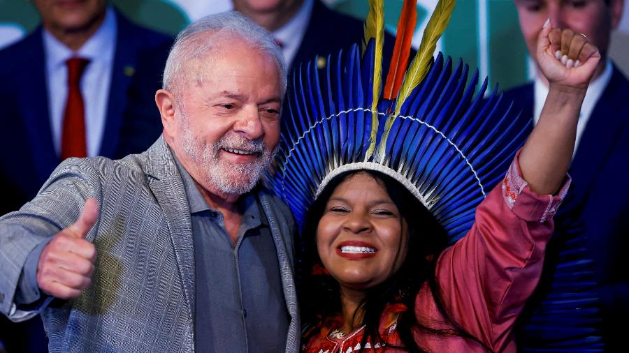 Eleita deputada federal pelo PSOL, Sônia Guajajara foi indicada para o Ministério dos Povos Originários pelo presidente Lula [Imagem de arquivo]  - REUTERS/Adriano Machado