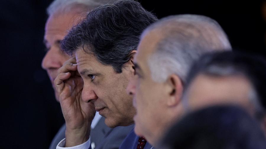 10.04.23 - O ministro da Fazenda, Fernando Haddad, em reunião de ministros no Palácio do Planalto - REUTERS/Ueslei Marcelino