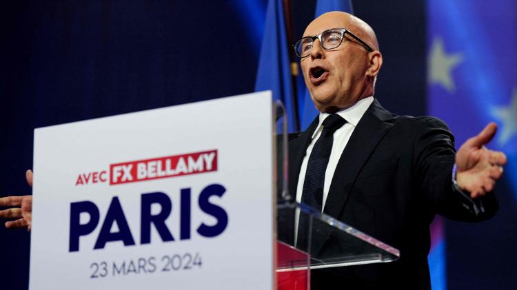 23.mar.2024 - Éric Ciotti, líder do partido de direita Les Republicains, durante evento de campanha em Paris, na França