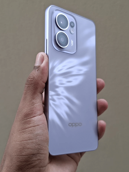 Efeito de luz no Reno 13 F 5G, da Oppo Efeito de luz no Reno 13 F 5G, da Oppo