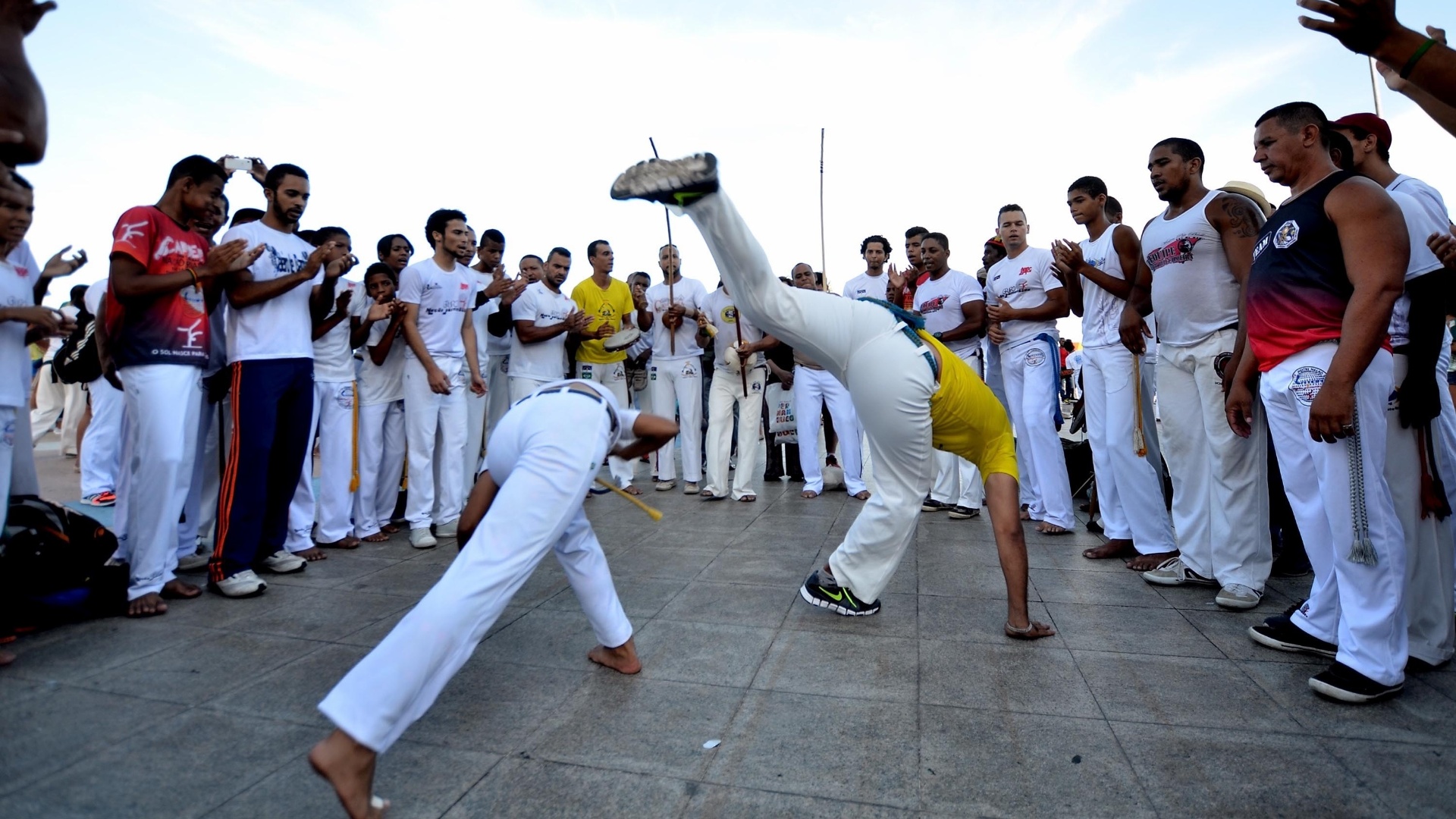 Capoeira Orlando on Instagram: Capoeira dizia, capoeira fazia Liberdade  p'ro negro Liberdade p'ra vida Capoeira hoje em dia é da vida alegria Vem  pra roda vamos jogar Oh, Oh, Oh, Oh, Oh