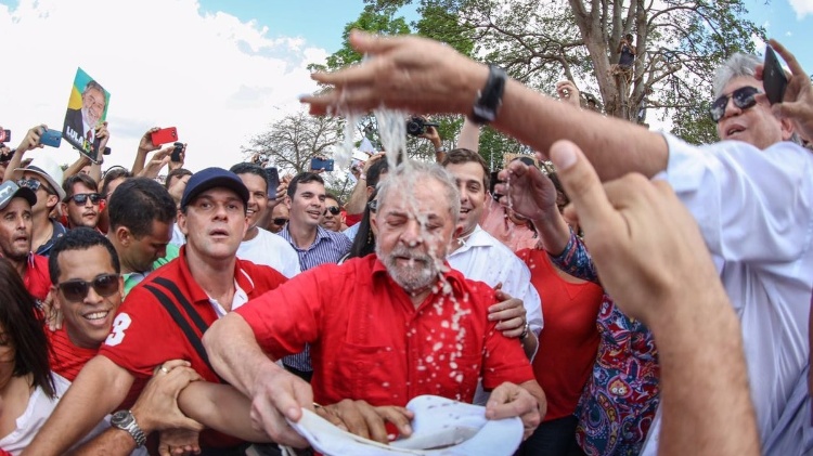 19.mar.2017 - Lula participa da "inauguração popular" do eixo leste da transposição do rio São Francisco, em Monteiro (PB)
