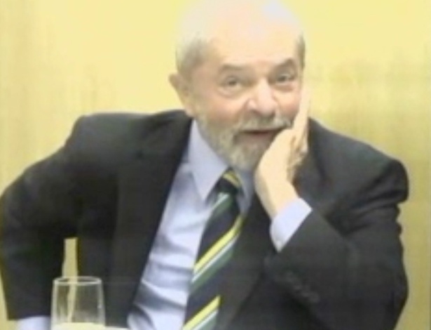 O ex-presidente Lula, que está preso na sede da Polícia Federal de Curitiba