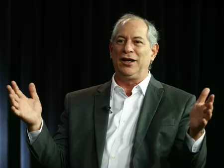 Ciro Gomes chama General Heleno de Napole o de Hosp cio