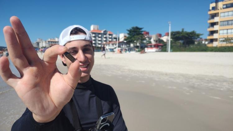 Mateus faz buscas em praias de Balneário Camboriú (SC)