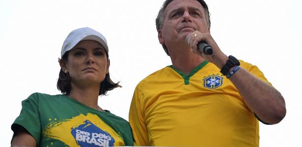Jair e Michelle Bolsonaro durante ato na avenida Paulista, em 25 de fevereiro