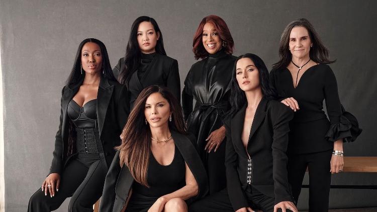 A tripulação exclusivamente feminina da Blue Origin: Katy Perry, Lauren Sánchez, Gayle King, Aisha Bowe, Amanda Nguyen e Kerianne Flynn A tripulação exclusivamente feminina da Blue Origin: Katy Perry, Lauren Sánchez, Gayle King, Aisha Bowe, Amanda Nguyen e Kerianne Flynn