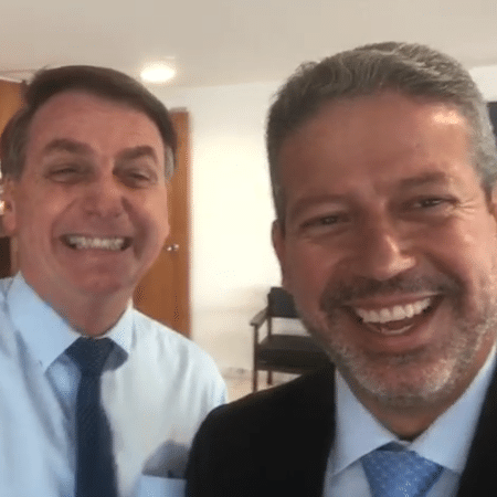 Bolsonaro em encontro no Planalto com Arthur Lira (PP-AL), presidente da Câmara e líder do centrão. - reprodução
