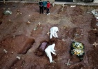 Brasil registra 26 novas mortes por covid-19 em 24 h, segundo ministério - Buda Mendes/Getty Images