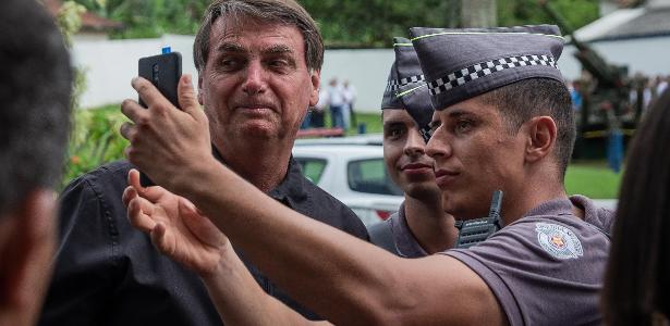 Negacionismo de Bolsonaro racha polícias e afeta ações contra pandemia - Vimarsana News