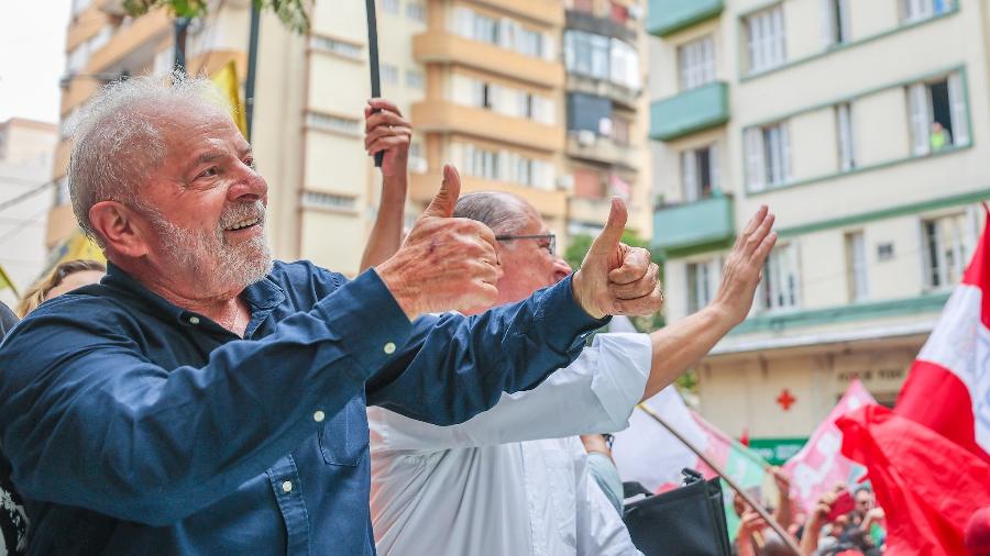 Lula em ato de campanha em Porto Alegre - RICARDO STUCKERT