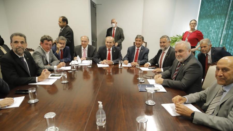 O vice-presidente eleito, Geraldo Alckmin (PSB), em reunião com o senador Marcelo Castro (MDB), relator do Orçamento de 2023 - Divulgação/PT