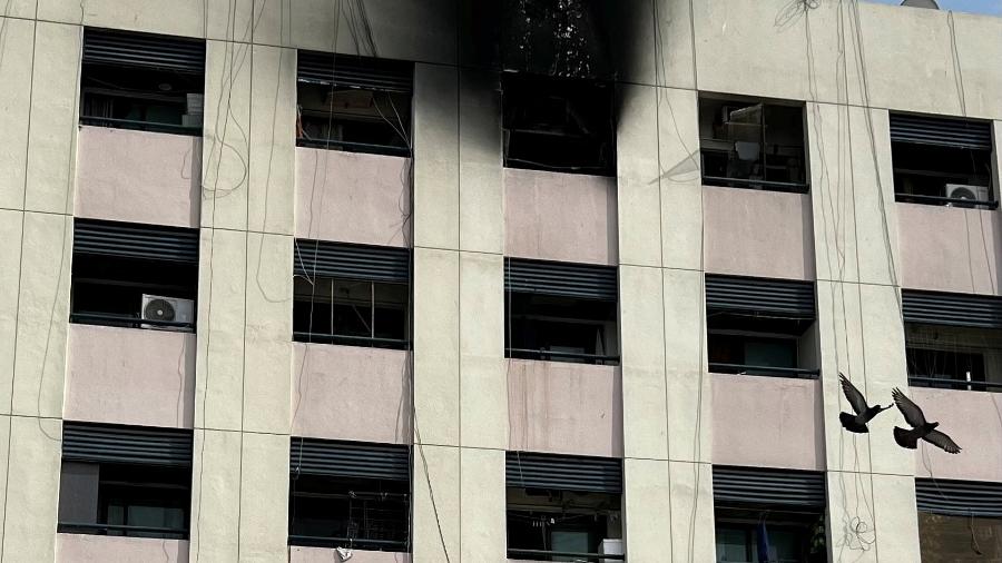 Marcas de incêndio no exterior de prédio em Dubai, nos Emirados Árabes Unidos - Stringer/Reuters