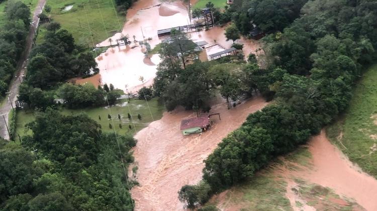 FAB faz voos pela área afetadas pelas chuvas no RS