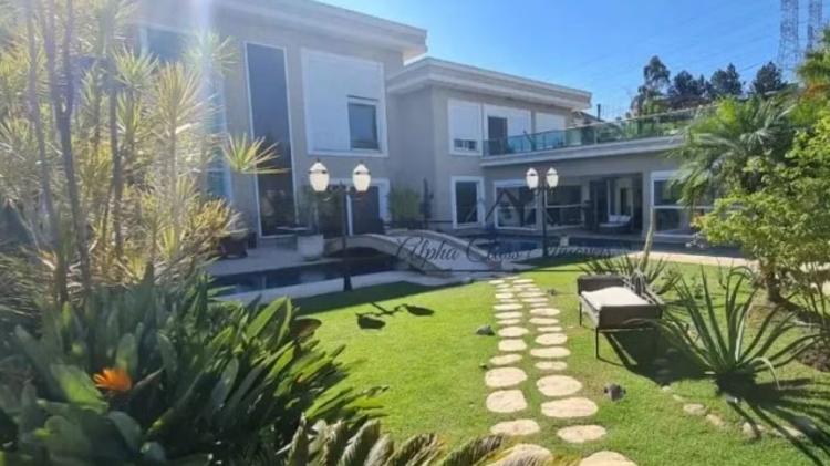 Fachada da mansão que o cantor Luciano colocou à venda em 2024; casa fica em Santana de Parnaíba (SP) e estava avaliada em R$ 50 milhões Fachada da mansão que o cantor Luciano colocou à venda em 2024; casa fica em Santana de Parnaíba (SP) e estava avaliada em R$ 50 milhões