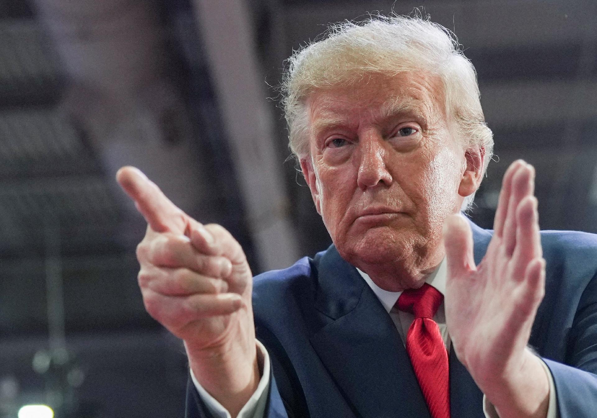 9.out.2026 - O presidente dos EUA, Donald Trump, participa de um comício de campanha em Syracuse, Nova York - undefined