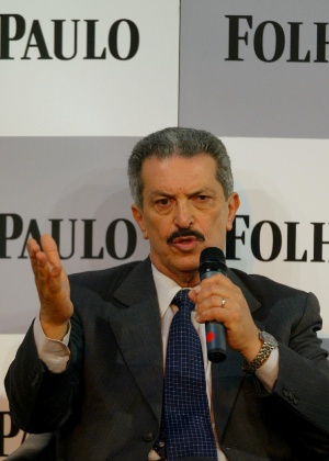 O então senador Romeu Tuma em foto de 2002, quando era filiado ao hoje extinto PFL, em debate com candidatos ao Senado - Eduardo Knapp/Folhapress