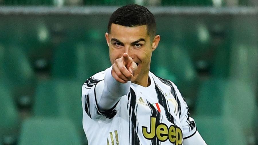 Cristiano Ronaldo comemora seu gol no empate por 1 a 1 da Juventus com o Hellas Verona - AFP