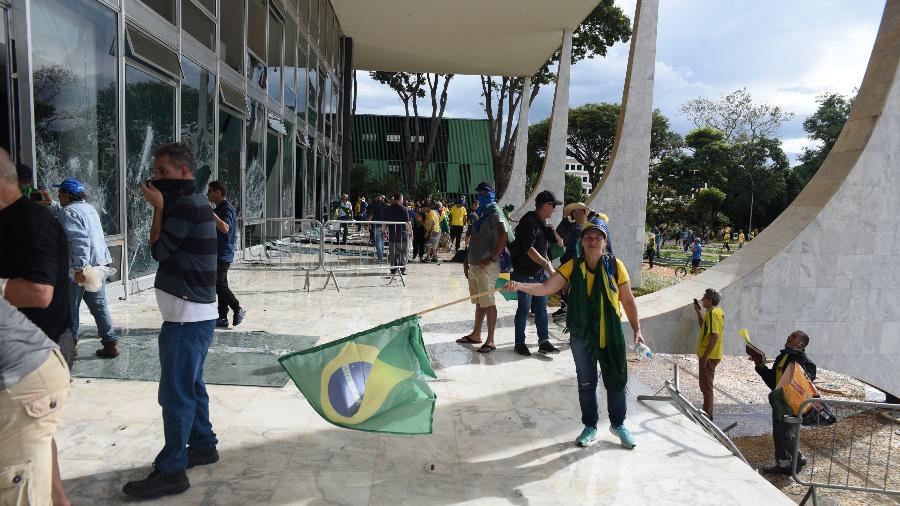 Em 8 de janeiro, bolsonaristas invadiram e depredaram prédios dos Três Poderes em Brasília - Ton Molina/Fotoarena/Estadão Conteúdo
