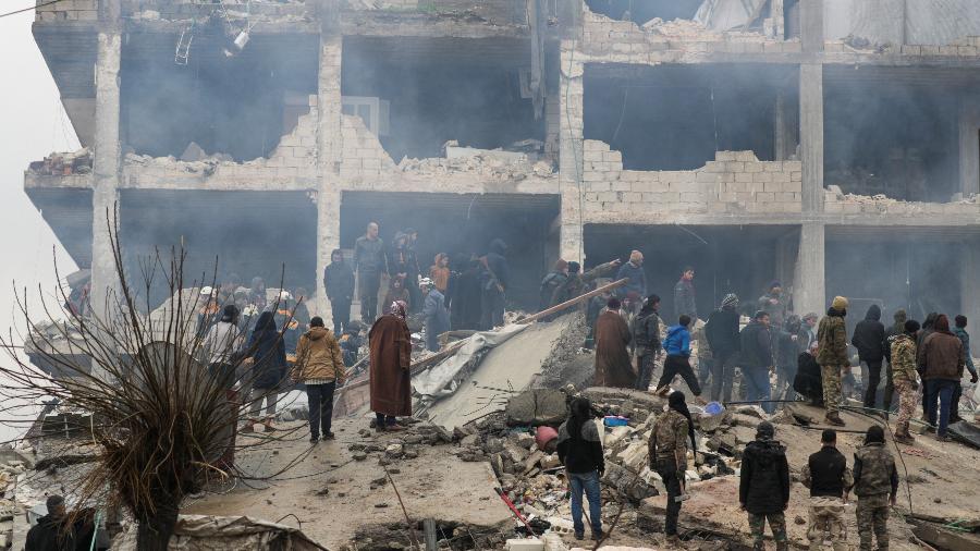 Primeiro tremor, de magnitude 7,8, deixou mais de 1400 mortos na Turquia e na Síria; na imagem, a cidade síria de Jandaris - Khalil Ashawi/Reuters