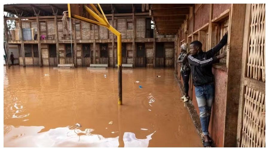 Rompimento de barragem deixou dezenas de mortos no Quênia - SIMON MAINA / AFP