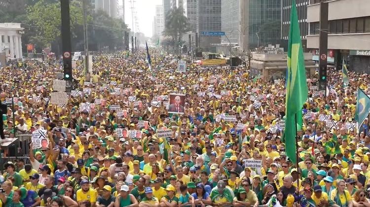 Bolsonaristas durante ato na Paulista contra o ministro Alexandre de Moraes